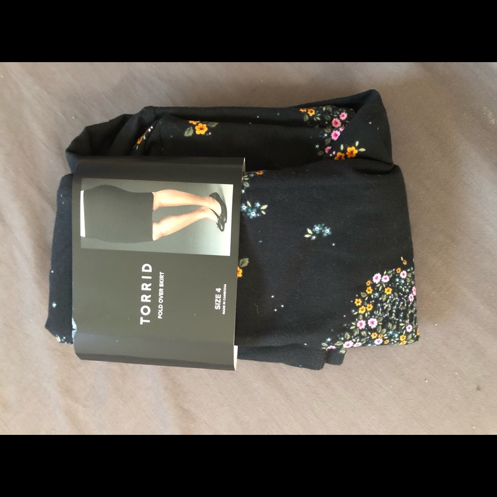 Torrid floral skull fold over skirt